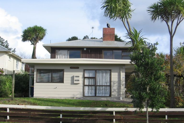 Photo of property in 13 Noall Street, Te Atatu Peninsula, Auckland, 0610