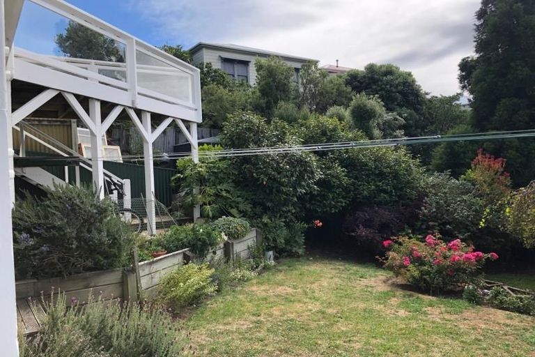 Photo of property in 20 Carrington Street, Mount Cook, Wellington, 6021