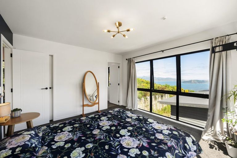 Photo of property in 7b Grumman Lane, Newlands, Wellington, 6037