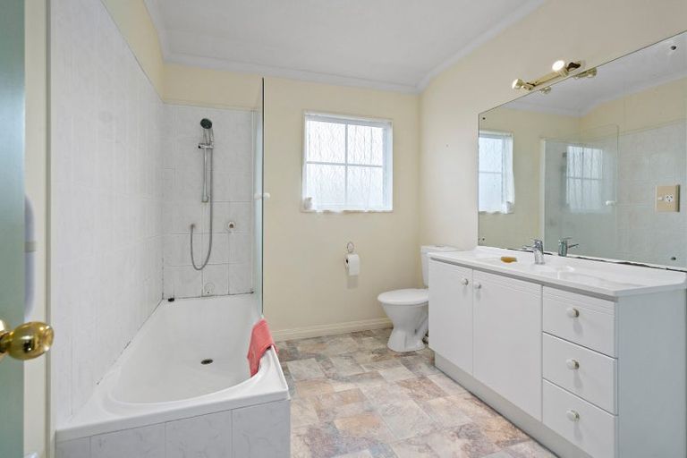 Photo of property in 77a Taylor Street, Cambridge, 3434