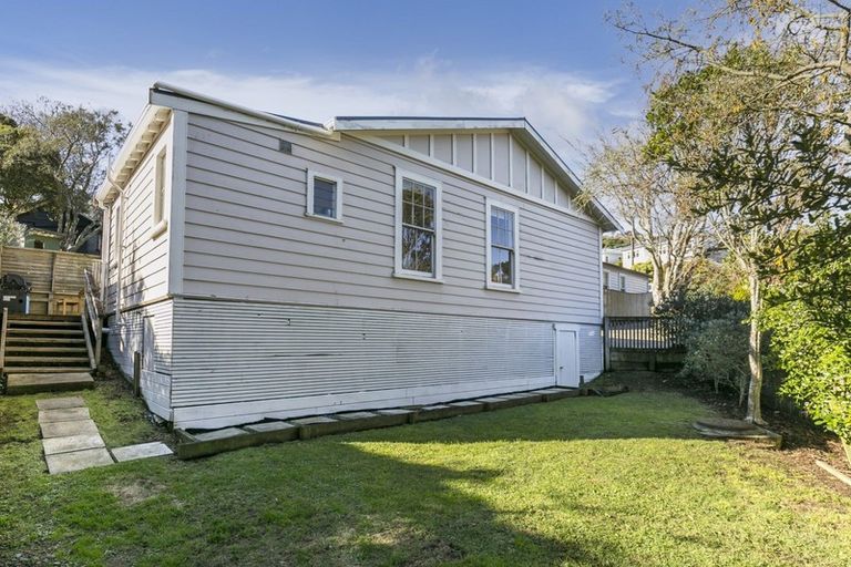 Photo of property in 7 Omar Street, Khandallah, Wellington, 6035