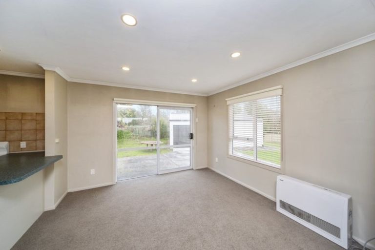 Photo of property in 37 Broadway, Stratford, 4332