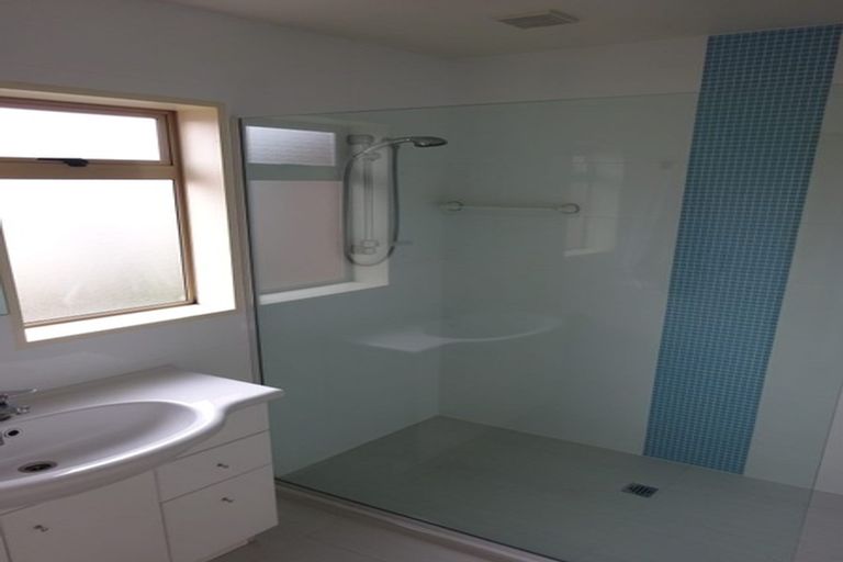 Photo of property in 42c Picton Avenue, Riccarton, Christchurch, 8011