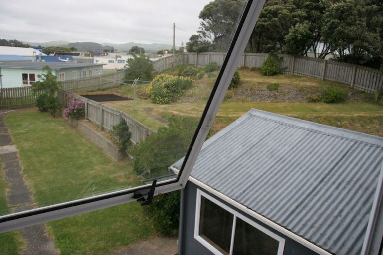 Photo of property in 25a-d Tireti Road, Titahi Bay, Porirua, 5022