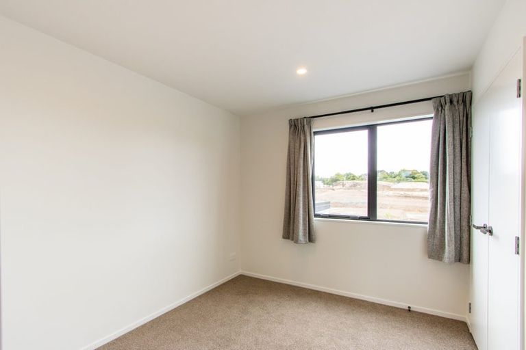 Photo of property in 7/4 Limestone Drive, Hobsonville, Auckland, 0616