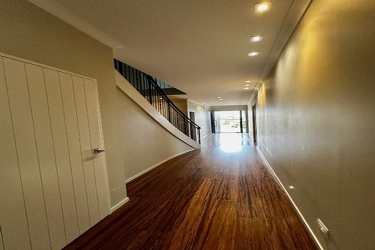 Photo of property in 100a Cyril French Drive, Flat Bush, Auckland, 2016