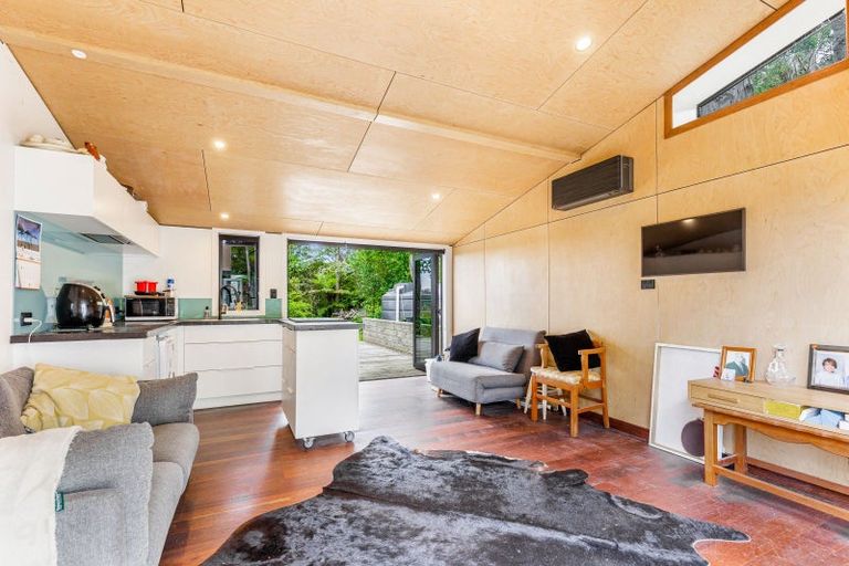 Photo of property in 48 Ngarahana Avenue, Paremoremo, Auckland, 0632