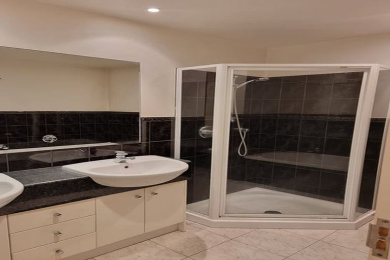 Photo of property in 3f/175 Hurstmere Road, Takapuna, Auckland, 0622