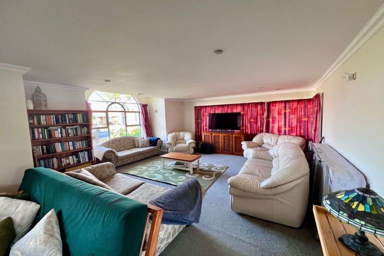 Photo of property in 179 Lakeside Drive, Orewa, 0931