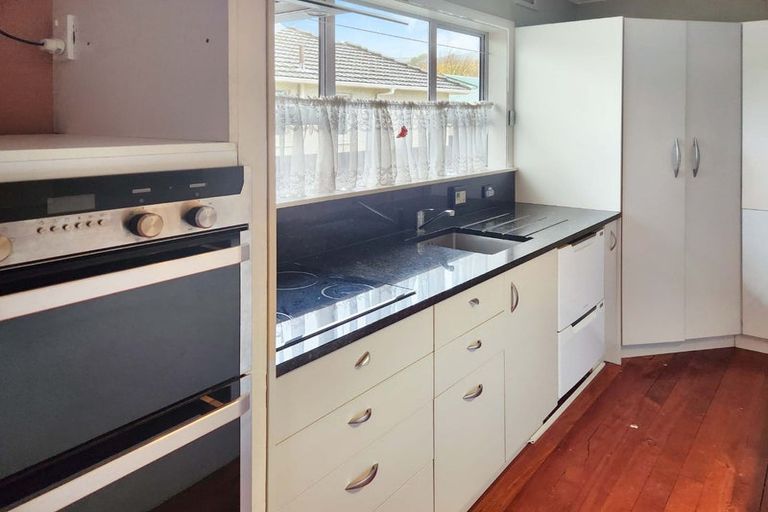 Photo of property in 215 Stokes Valley Road, Stokes Valley, Lower Hutt, 5019