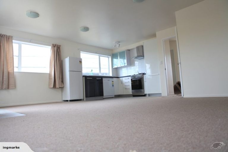 Photo of property in 12 Kopiko Way, Brooklyn, Wellington, 6021