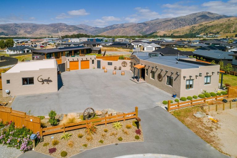 Photo of property in 11 Hortons Way, Cromwell, 9310