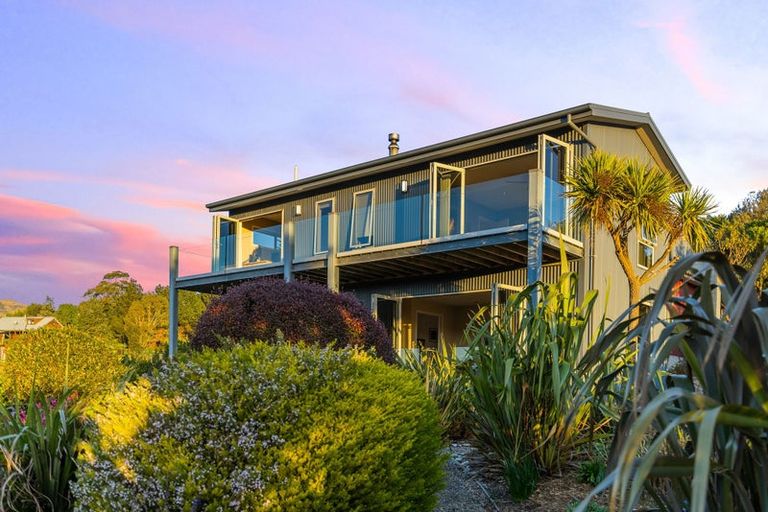Photo of property in 18 Stoddart Terrace, Diamond Harbour,  8971
