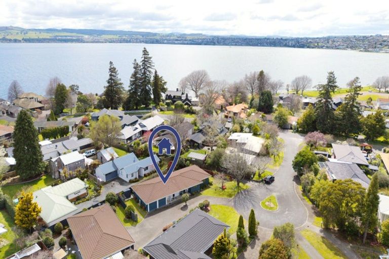 Photo of property in 1/7 Kathleen Place, Rainbow Point, Taupo, 3330