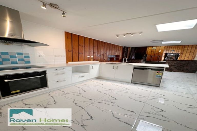 Photo of property in 20 Humphrey Kemp Avenue, Henderson, Auckland, 0612