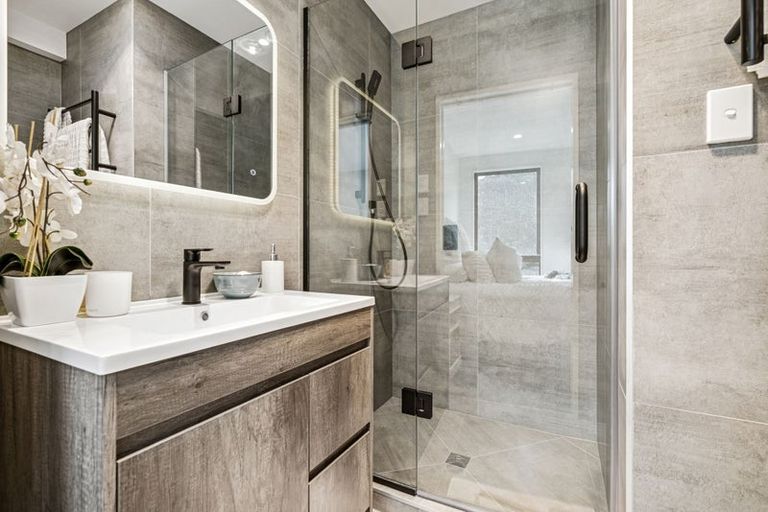 Photo of property in 14 Freyberg Place, Howick, Auckland, 2014