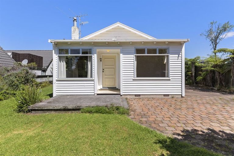 Photo of property in 42 Takutai Avenue, Half Moon Bay, Auckland, 2012