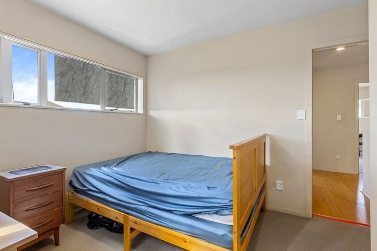 Photo of property in 12 Merlot Way, Te Atatu South, Auckland, 0610