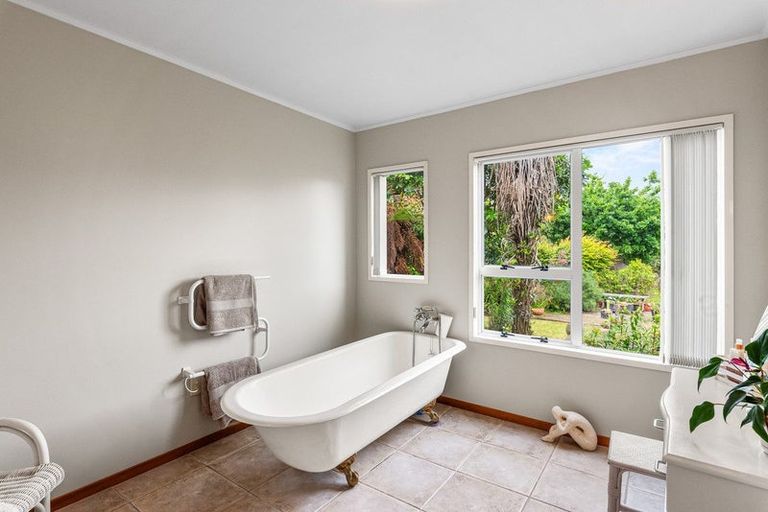 Photo of property in 3 Sharda Grove, Paraparaumu Beach, Paraparaumu, 5032