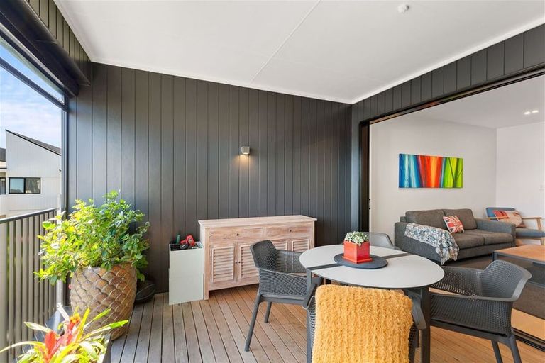 Photo of property in 86 Rangihina Road, Hobsonville, Auckland, 0616