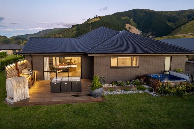 Photo of property in 17 Huntaway Close, Stoke, Nelson, 7011