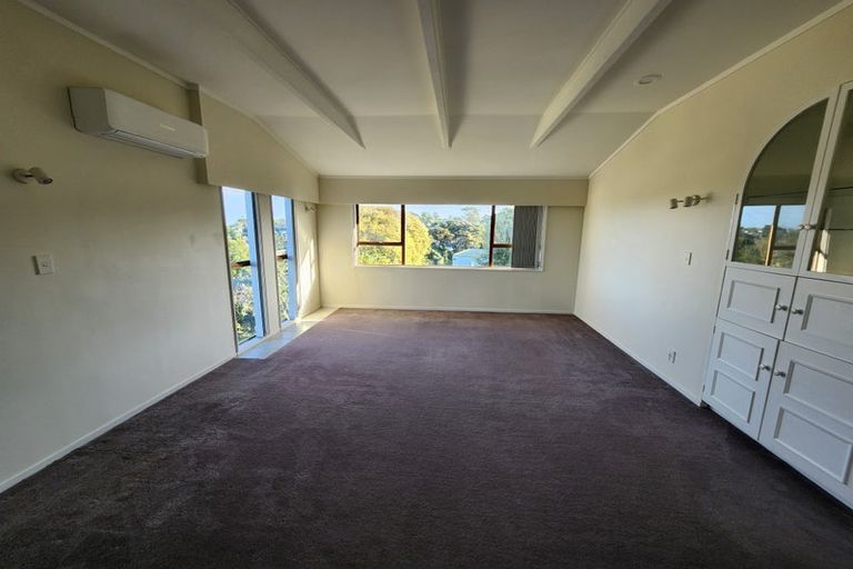 Photo of property in 43 Girrahween Drive, Totara Vale, Auckland, 0629
