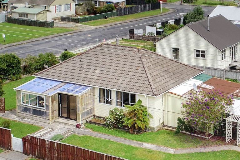 Photo of property in 62 Domett Street, Westport, 7825