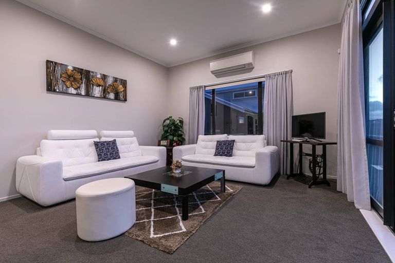 Photo of property in 41 Maka Terrace, Orewa, 0931