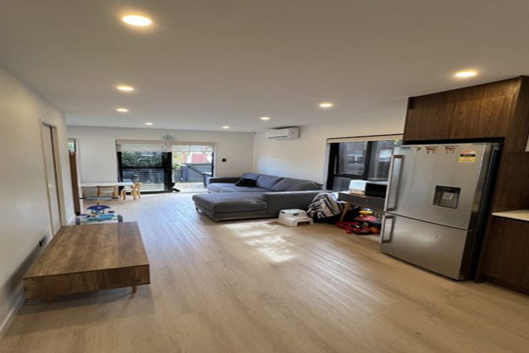 Photo of property in 1/72 Tiraumea Drive, Pakuranga, Auckland, 2010