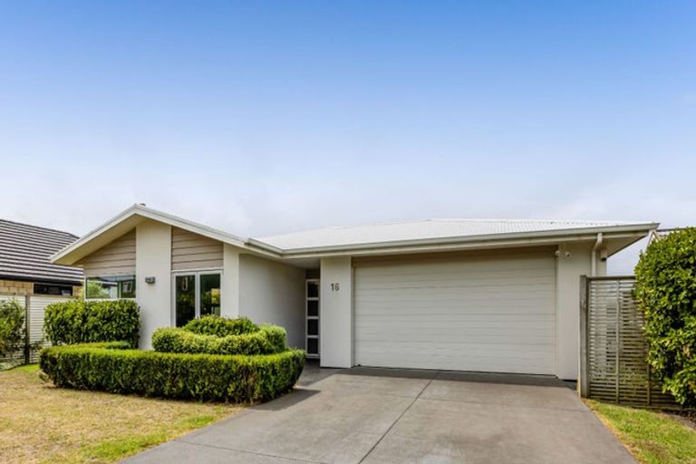 Photo of property in 16 Egmont Street, Patea, 4520