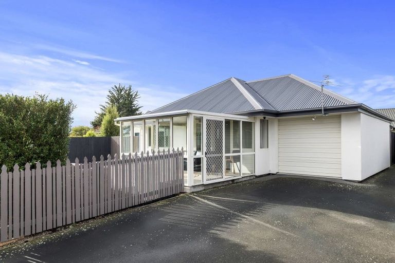 Photo of property in 62 Wattle Drive, New Brighton, Christchurch, 8083