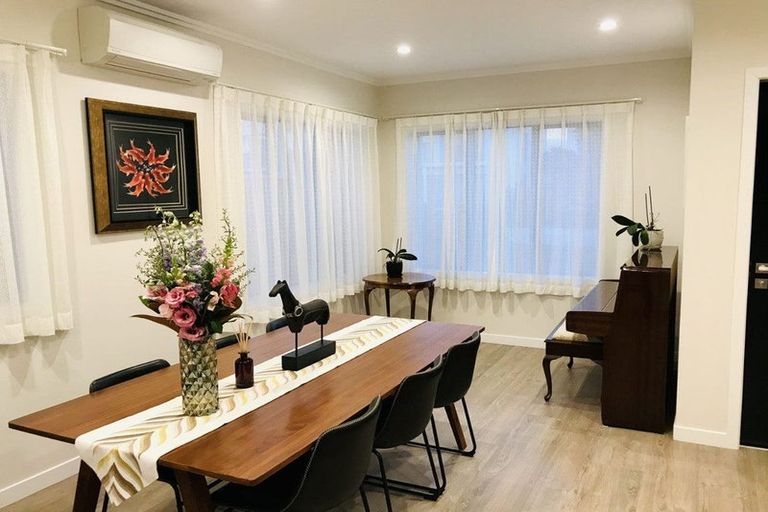 Photo of property in 10 Sacred Kingfisher Road, Hobsonville, Auckland, 0616