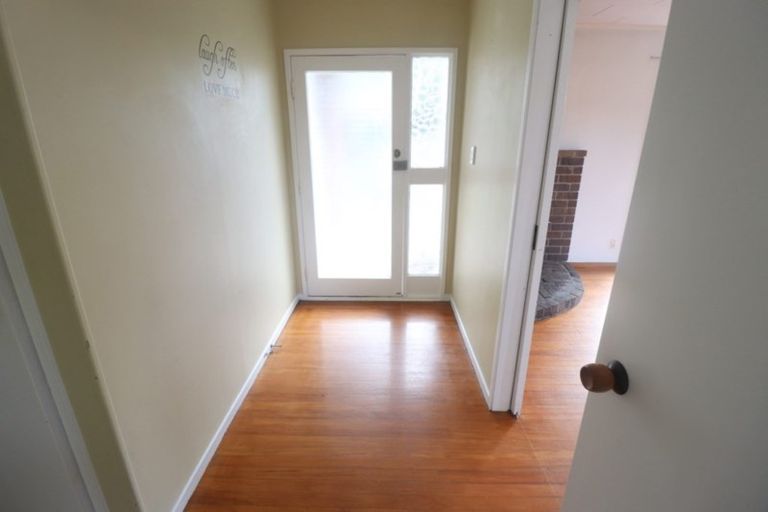 Photo of property in 26 Ranui Station Road, Ranui, Auckland, 0612