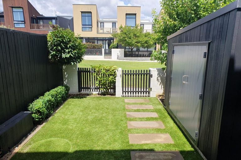 Photo of property in 19 Isitt Road, Hobsonville, Auckland, 0616