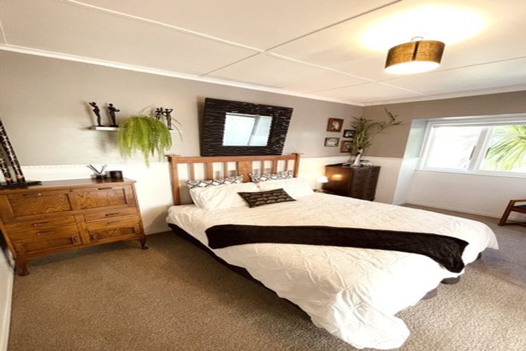 Photo of property in 9 Copley Street, New Lynn, Auckland, 0600