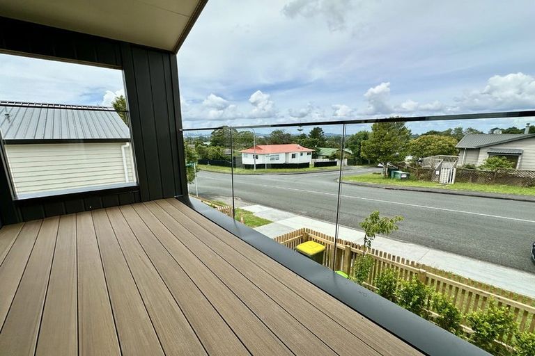 Photo of property in 78a West Harbour Drive, West Harbour, Auckland, 0618