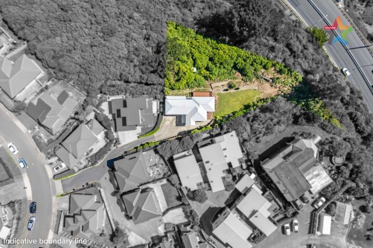 Photo of property in 18 Cresswell Place, Johnsonville, Wellington, 6037