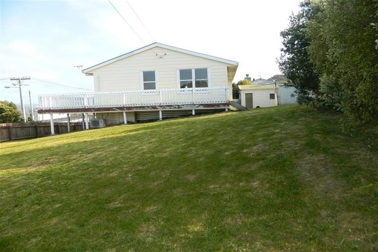 Photo of property in 2 Rakihau Place, Titahi Bay, Porirua, 5022