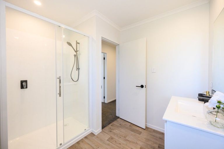 Photo of property in 9 Pinedale Parade, Milson, Palmerston North, 4414