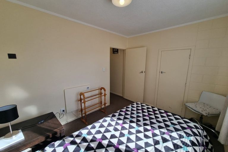 Photo of property in 2 Konini Road, Titirangi, Auckland, 0604