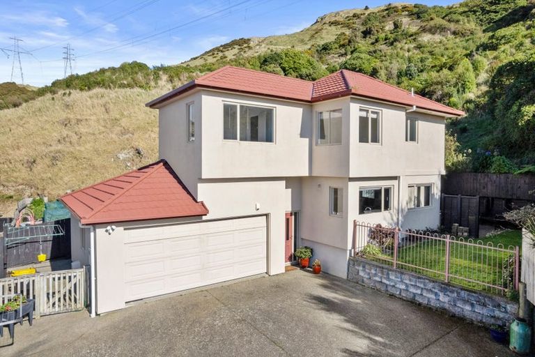 Photo of property in 50 Erlestoke Crescent, Churton Park, Wellington, 6037