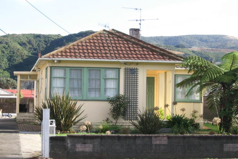 Photo of property in 33 Biddle Crescent, Taita, Lower Hutt, 5011