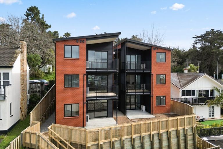 Photo of property in 1/12 Ruakiwi Road, Hamilton Lake, Hamilton, 3204