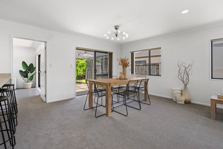 Photo of property in 19 Putaka Place, Papamoa Beach, Papamoa, 3118
