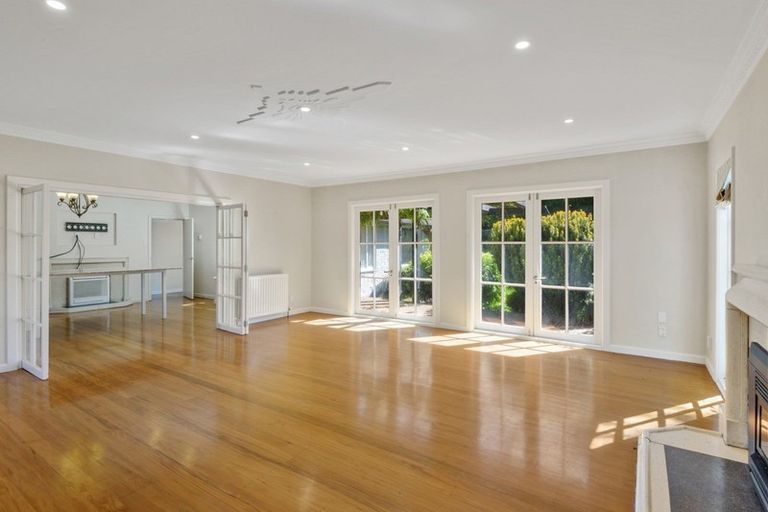 Photo of property in 218 Grahams Road, Burnside, Christchurch, 8053