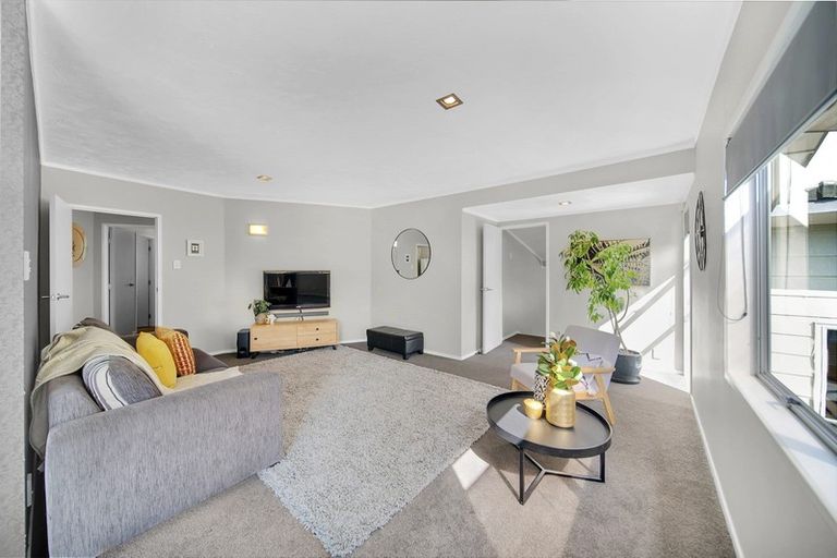 Photo of property in 23 Marvon Downs Avenue, Pakuranga Heights, Auckland, 2010