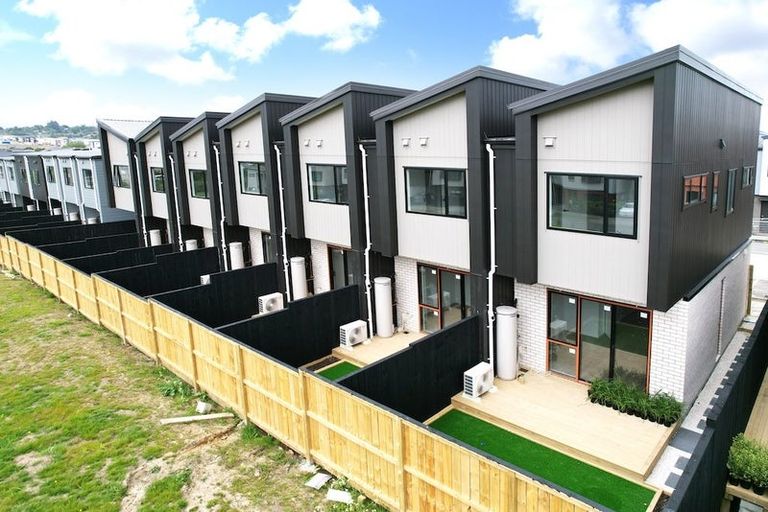 Photo of property in 25 Kiato Lane, Flat Bush, Auckland, 2019