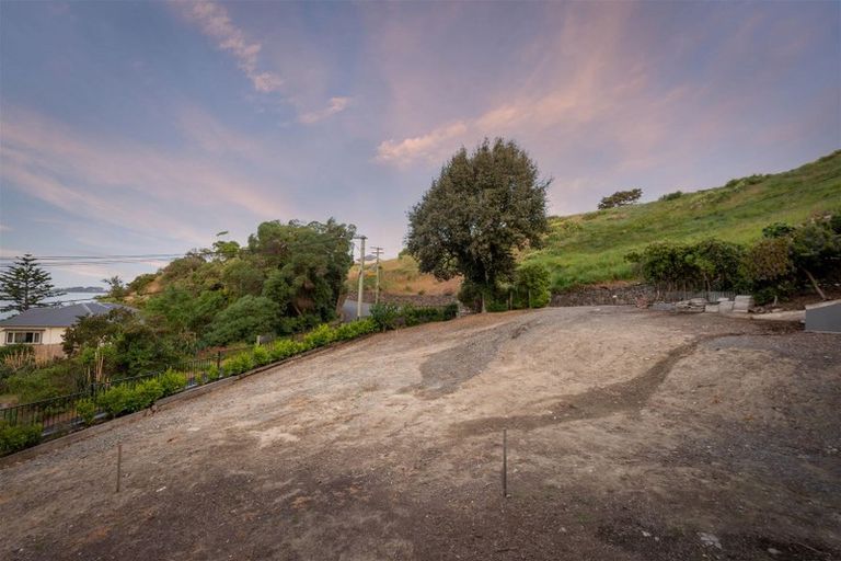 Photo of property in 4 The Brae, Mount Pleasant, Christchurch, 8081