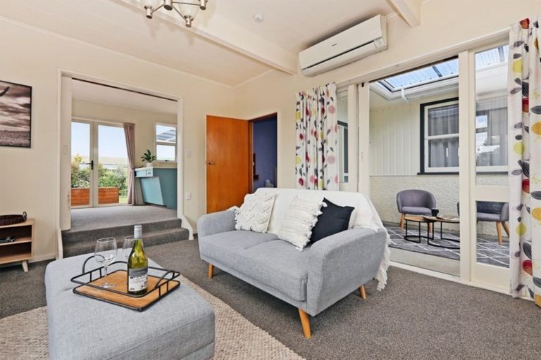 Photo of property in 2 Holyrood Street, Taradale, Napier, 4112