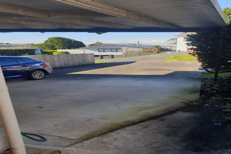 Photo of property in 1/22 Woodside Avenue, Northcote, Auckland, 0627